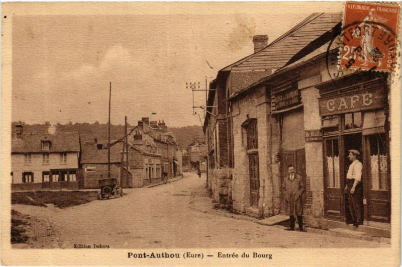 Carte postale ancienne Pont-Authou - Entrée du Bourg à Pont-Authou