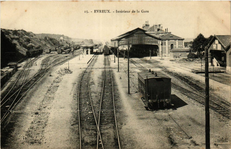 Carte postale ancienne Evreux - Interieur de la Gare à Évreux