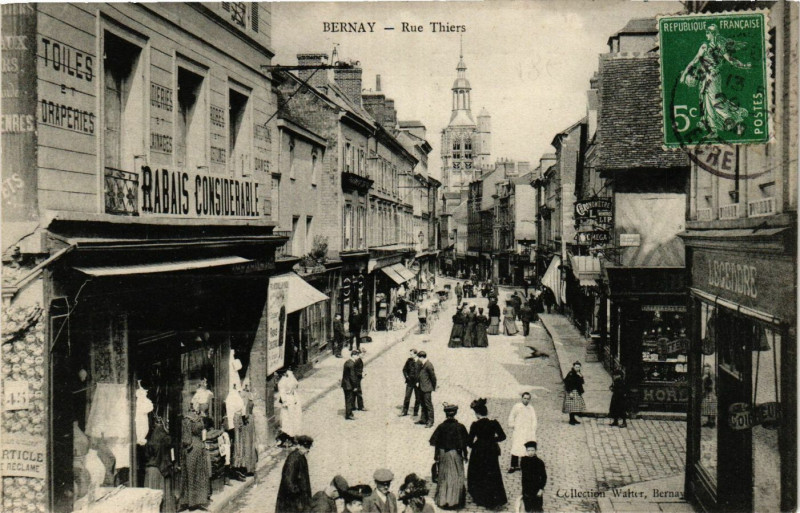 Carte postale ancienne Bernay - Rue Thiers à Bernay