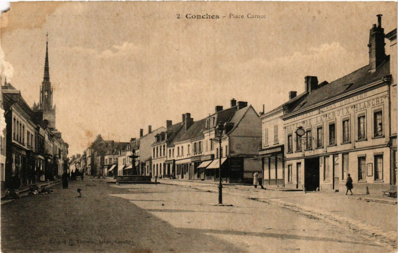 Carte postale ancienne Conches - Place Carnot