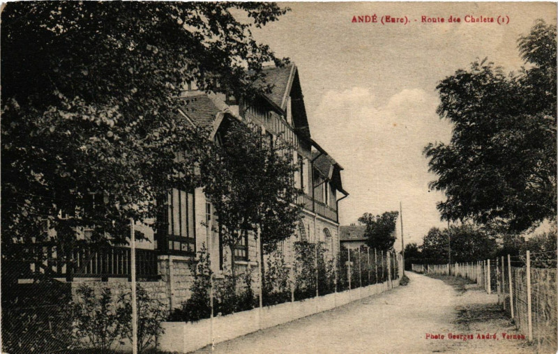 Carte postale ancienne Ande - Route des Chalets à Andé