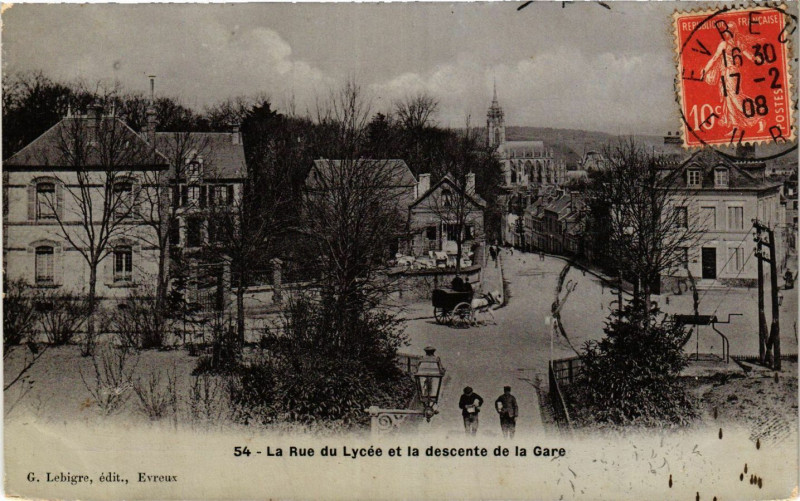 Carte postale ancienne Evreux-La Rue du Lycée et la Descente de la Gare à Évreux