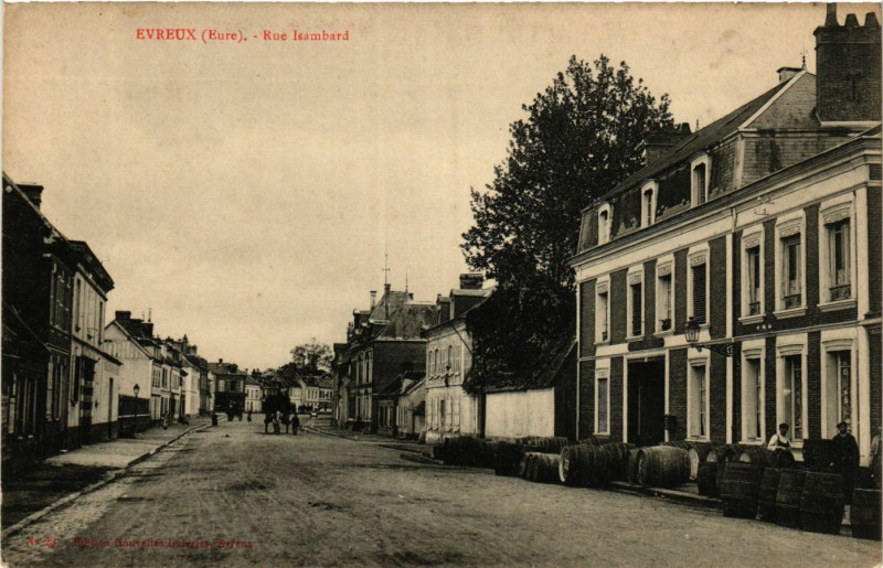Carte postale ancienne Evreux - Rue Isambard à Évreux