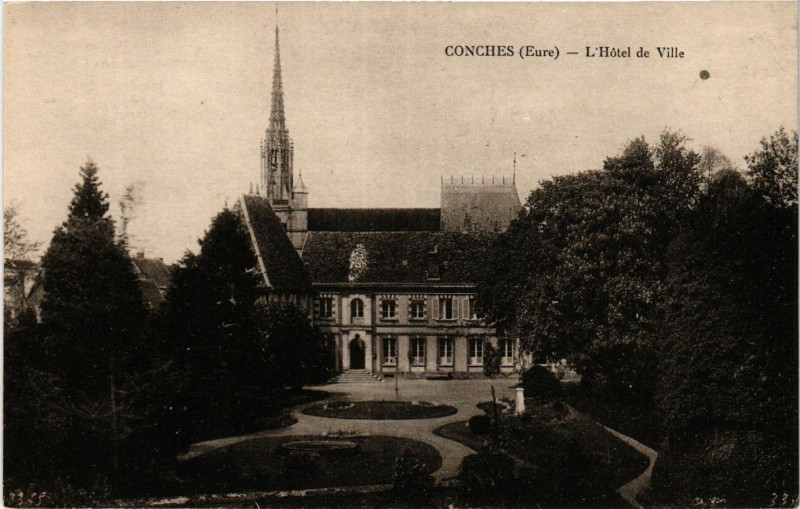 Carte postale ancienne Conches - L'Hotel de Ville
