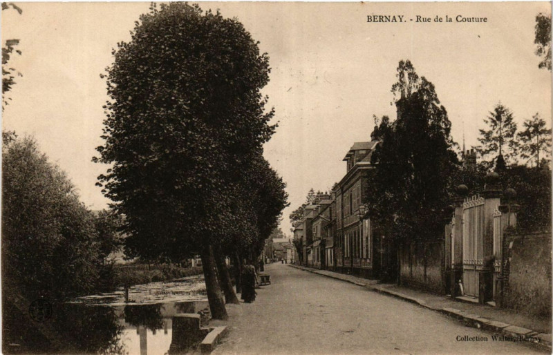 Carte postale ancienne Bernay - Rue de la Couture à Bernay
