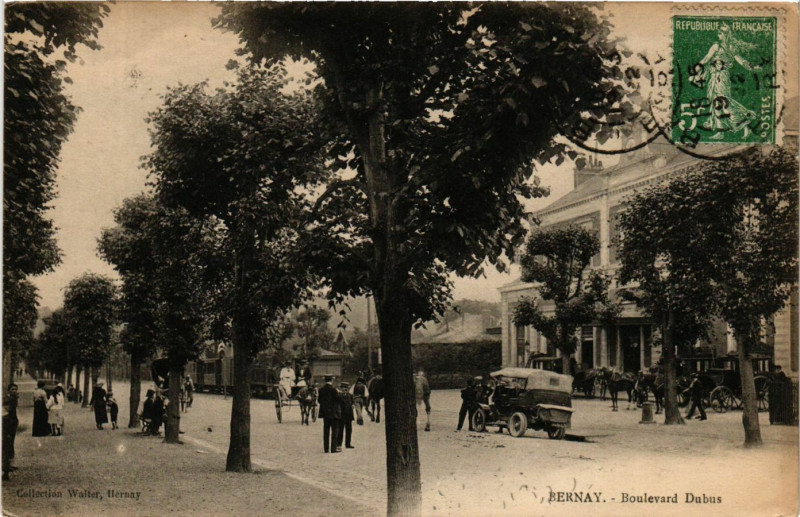 Carte postale ancienne Bernay - Boulevard Dubus à Bernay