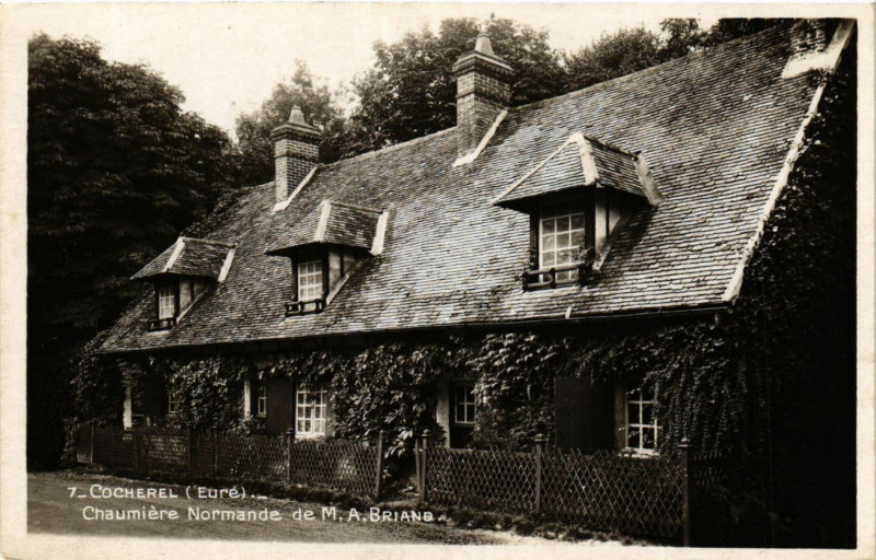 Carte postale ancienne Cocherel - Chaumiere Normande de M. A. Briand
