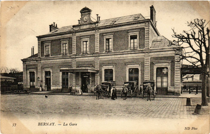 Carte postale ancienne Bernay - La Gare à Bernay