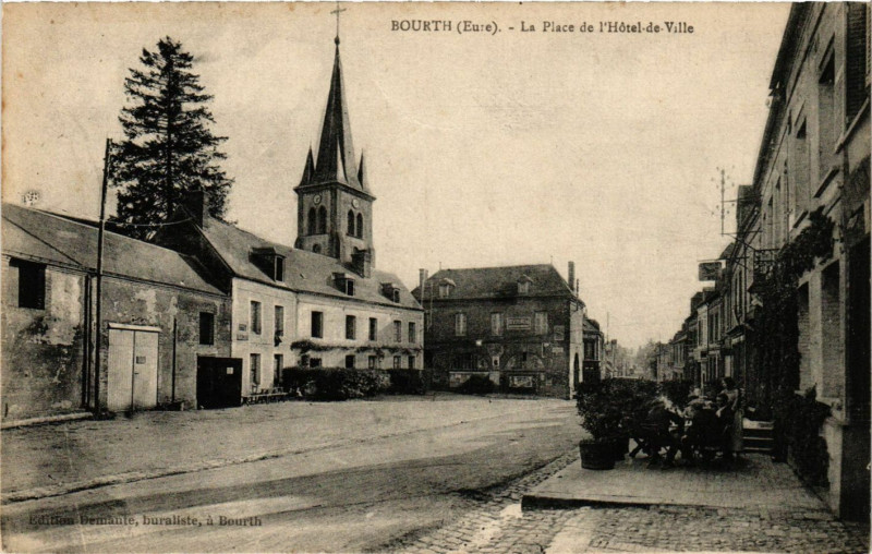Carte postale ancienne Bourth - La Place de l'Hotel-de-Ville à Bourth