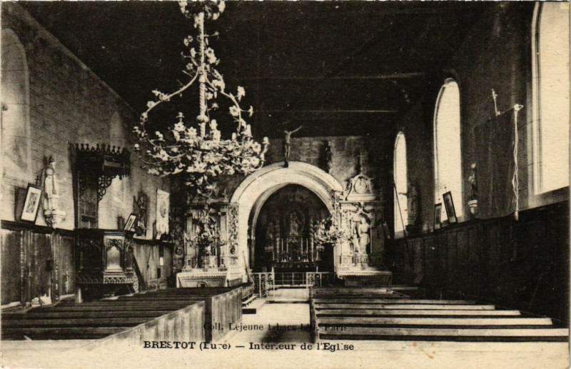 Carte postale ancienne Brestot - Intérieur de l'Eglise à Brestot