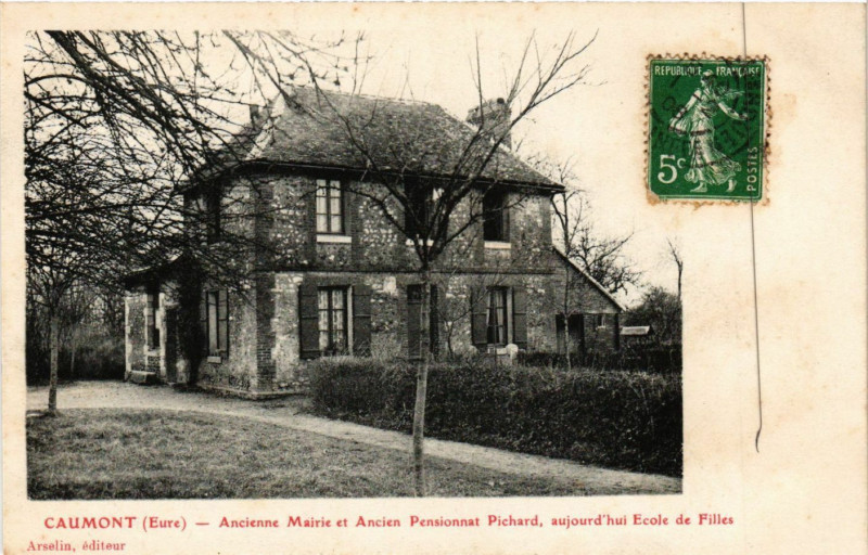 Carte postale ancienne Caumont - Ancienne Mairie et Ancien Pensionnat Pichard... à Caumont