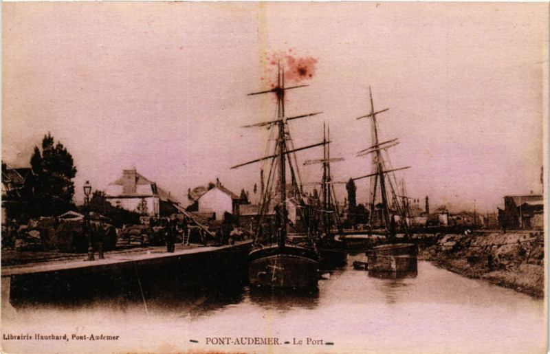 Carte postale ancienne Pont-Audemer - Le Port à Pont-Audemer