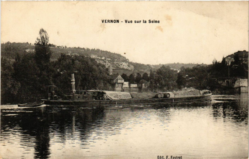 Carte postale ancienne Vernon - Vue sur la Seine à Vernon
