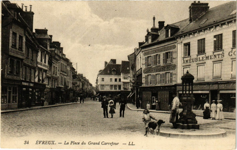 Carte postale ancienne Evreux - La Place du Grand Carrefour à Évreux