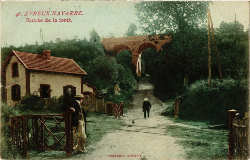 Carte postale ancienne Evreux-Navarre - Entrée de la Foret à Évreux