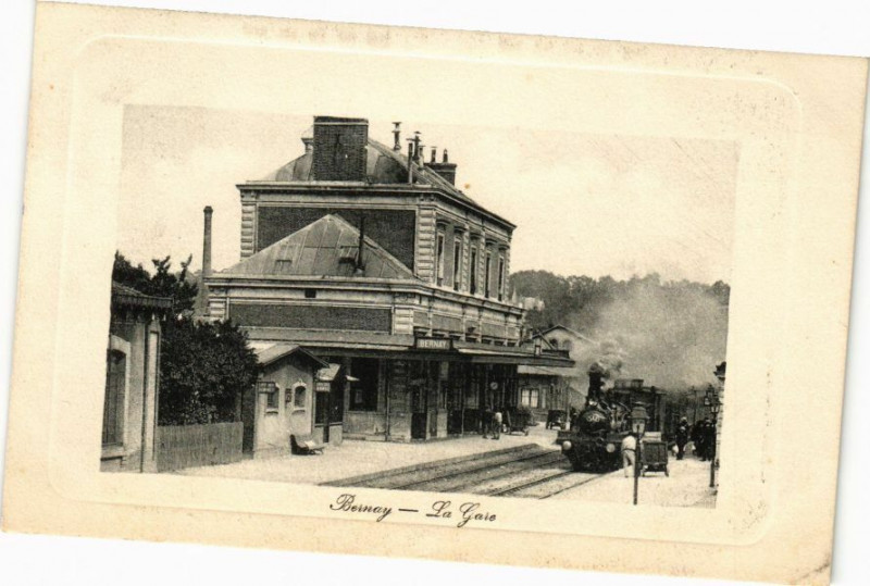 Carte postale ancienne Bernay - La Gare à Bernay