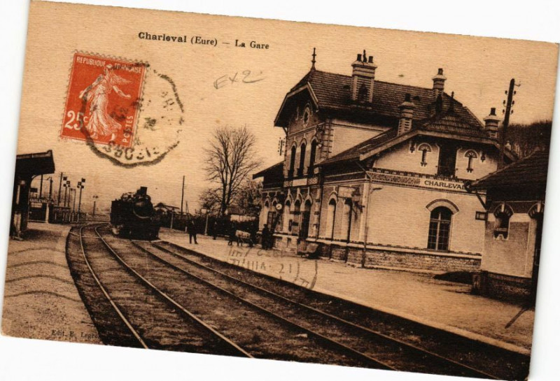 Carte postale ancienne Charleval - La Gare à Charleval