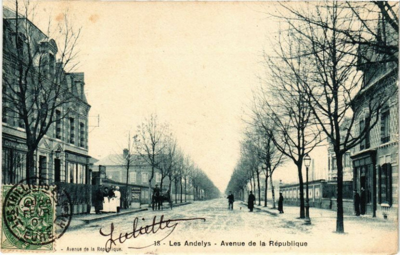Carte postale ancienne Les Andelys - Avenue de la République aux Andelys