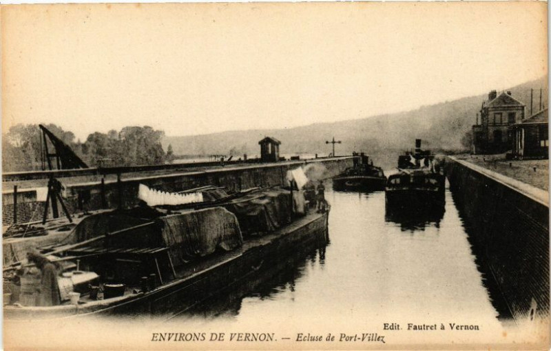 Carte postale ancienne Environs de Vernon - Ecluse de Port-Villez à Vernon