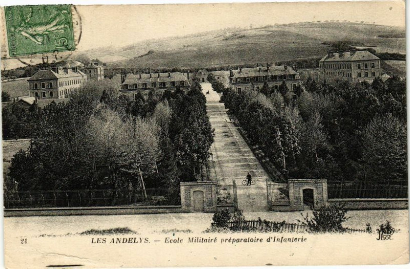 Carte postale ancienne Les Andelys - Ecole Militairé préparatorie d'Infantertie aux Andelys