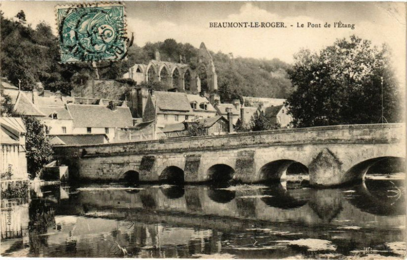 Carte postale ancienne Beaumont-le-Roger - Le Pont de l'Etang à Beaumont-le-Roger