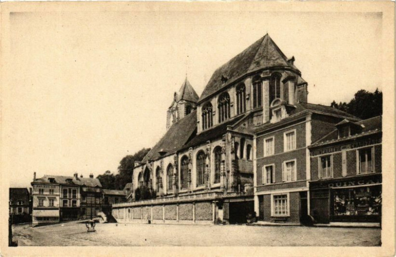 Carte postale ancienne Beaumont-le-Roger - L'Eglise Saint-Nicolas à Beaumont-le-Roger