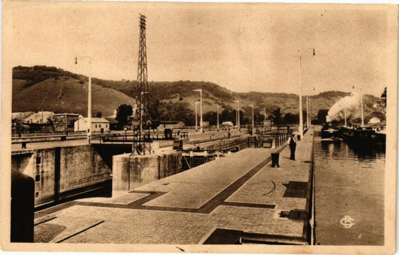 Carte postale ancienne Amfreville-sous-les-Monts - Vue générale des Ecluses à Amfreville-sous-les-Monts