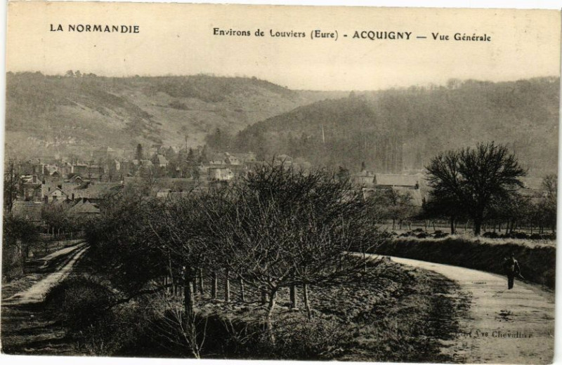 Carte postale ancienne Acquigny - Vue générale à Acquigny