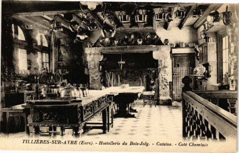Carte postale ancienne Tillieres-sur-Avre -Hostelleire du Bois-Joly-Cuisine - Coté.. à Tillières-sur-Avre