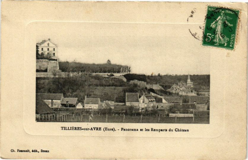 Carte postale ancienne Tillieres-sur-Avre - Panorama et les Remparts du Chateau à Tillières-sur-Avre