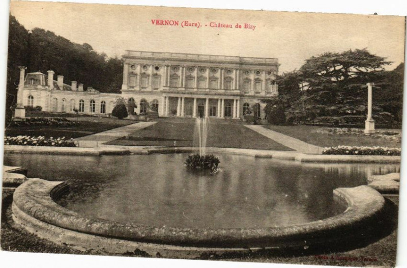 Carte postale ancienne Vernon - Chateau de Bizy à Vernon