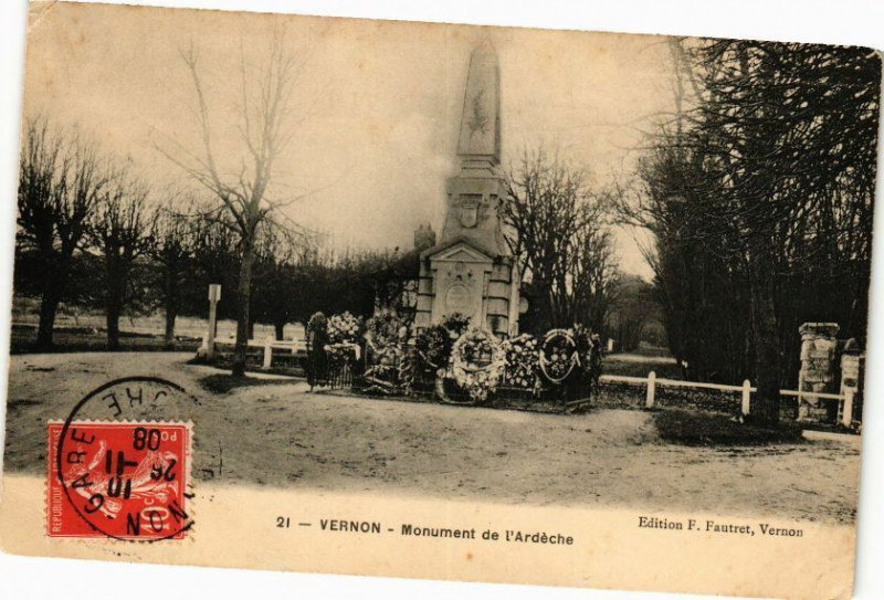Carte postale ancienne Vernon - Monument de l'Ardéche à Vernon