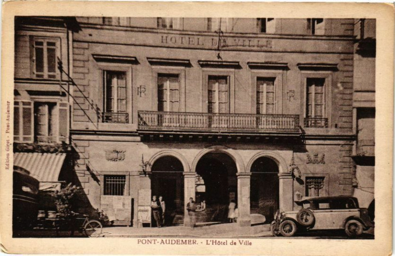 Carte postale ancienne Pont-Audemer - L'Hotel de Ville à Pont-Audemer