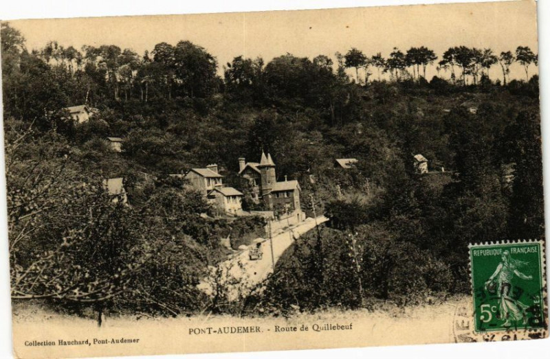 Carte postale ancienne Pont-Audemer - Route de Quillebeuf à Pont-Audemer