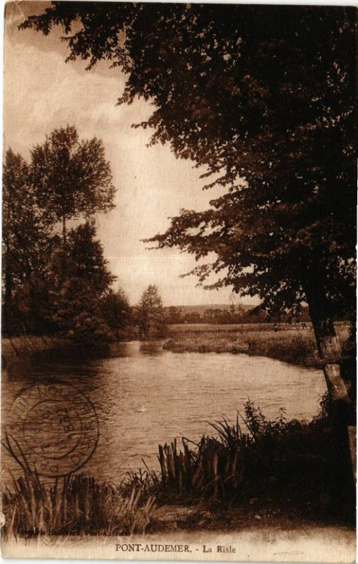 Carte postale ancienne Pont-Audemer - La Risle à Pont-Audemer