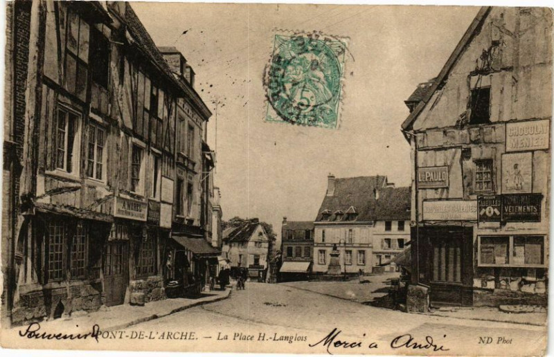 Carte postale ancienne Pont-de-l'Arche - La Place H.-Langloss à Pont-de-l'Arche