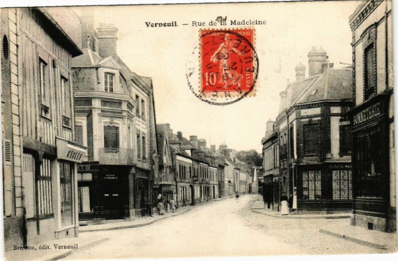 Carte postale ancienne Verneuil - Rue de la Madeleine