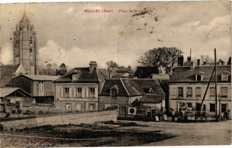 Carte postale ancienne Rugles - Place de la Garlarfe à Rugles