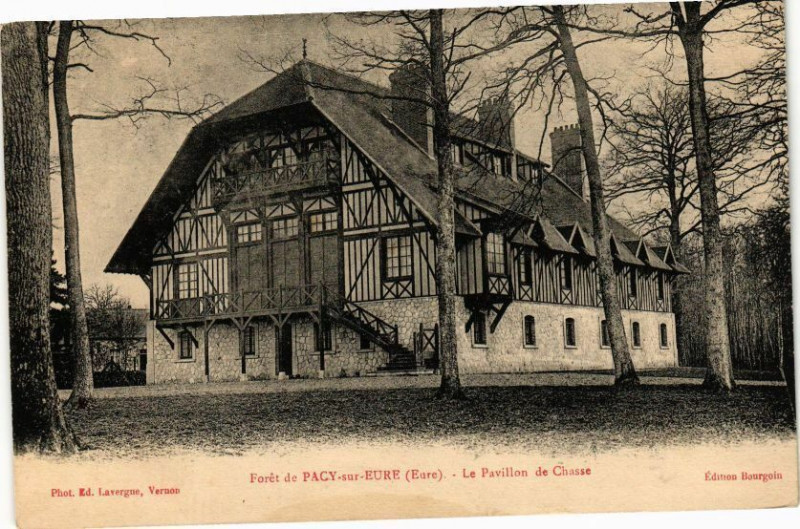 Carte postale ancienne Foret de Pacy-sur-Eure - Le Pavillon de Chasse à Pacy-sur-Eure
