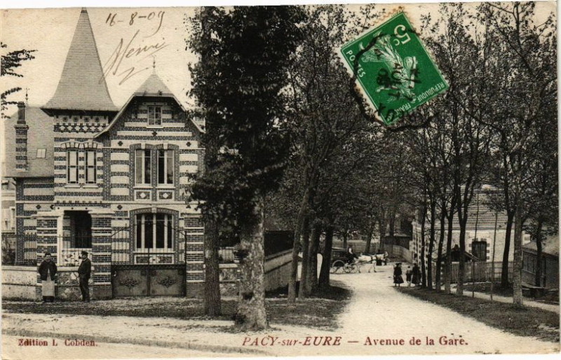 Carte postale ancienne Pacy-sur-Eure - Avenue de la Gare à Pacy-sur-Eure