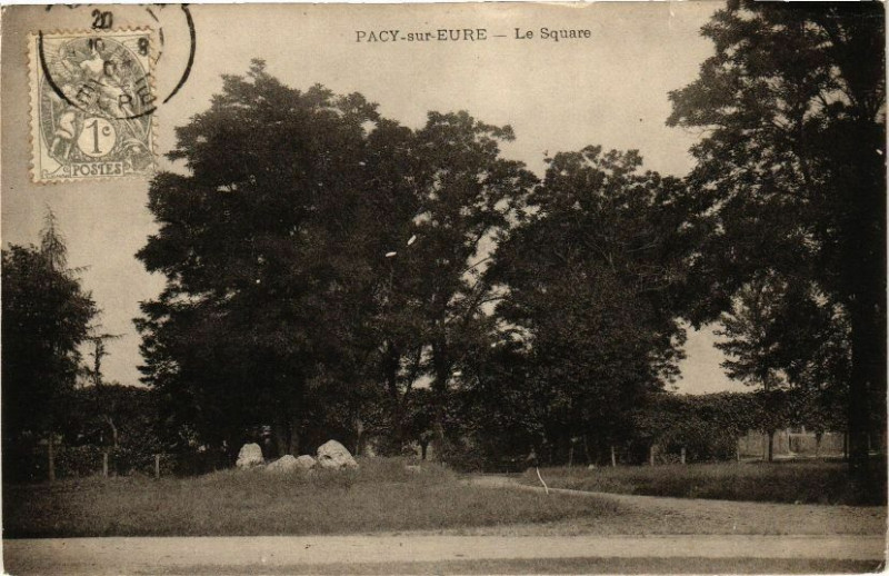 Carte postale ancienne Pacy-sur-Eure - Le Square à Pacy-sur-Eure