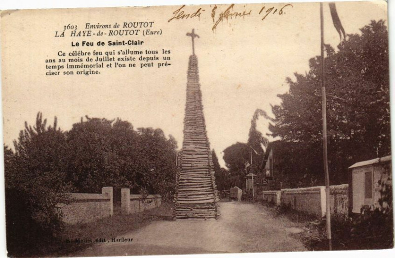 Carte postale ancienne Environs de Routot - La Haye-de-Routot - Le Feu de Saint-Clair à Routot