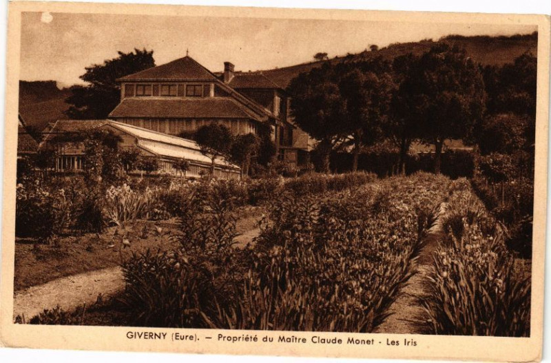 Carte postale ancienne Giverny - Propriété du Maitre Claude Monet - Les Iris à Giverny