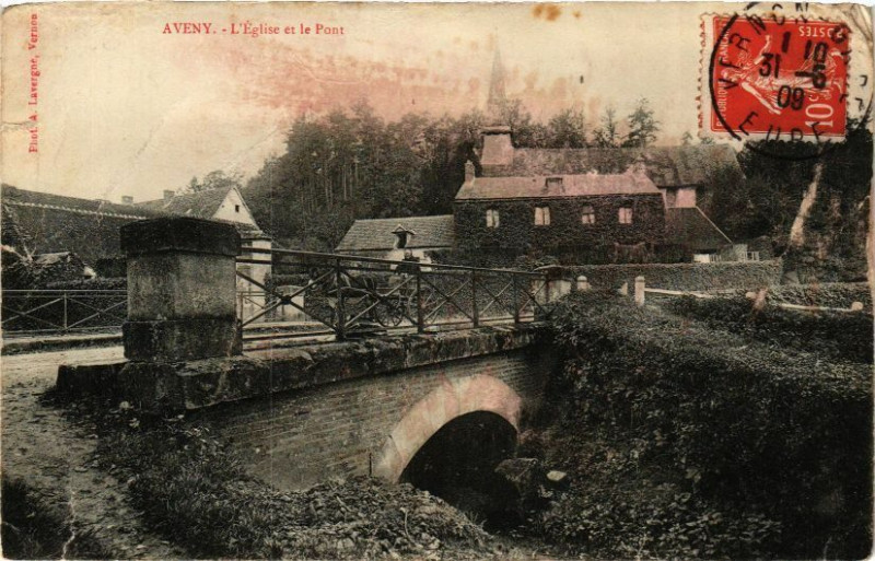 Carte postale ancienne Aveny - L'Eglise et le Pont