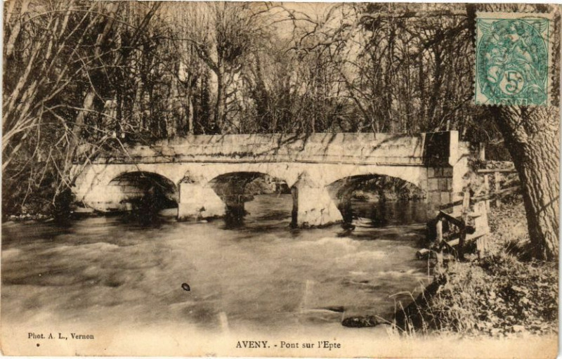 Carte postale ancienne Aveny - Pont sur l'Epte