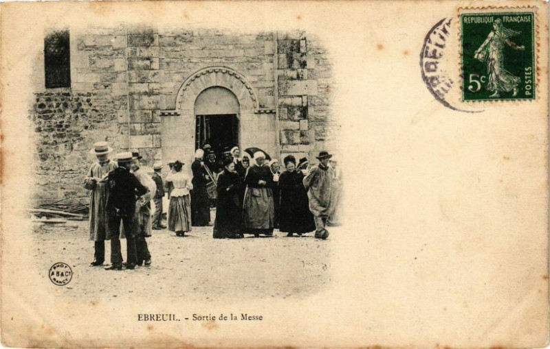 Carte postale ancienne Ebreuh - Sortie de la Messe