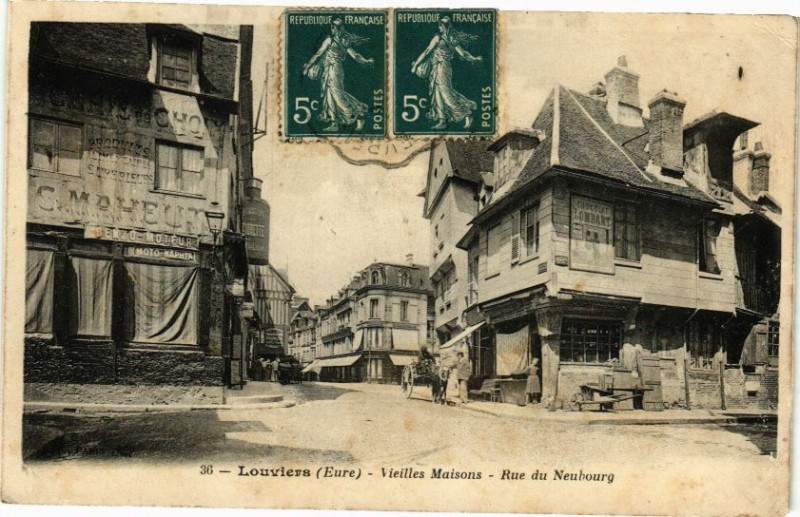 Carte postale ancienne Louviers - Vieilles Maisons - Rue du Neubourg à Louviers