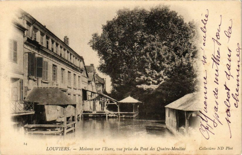 Carte postale ancienne Louviers - Maison sur l'Eure une prise du Pont des Quatre-Moulins à Louviers
