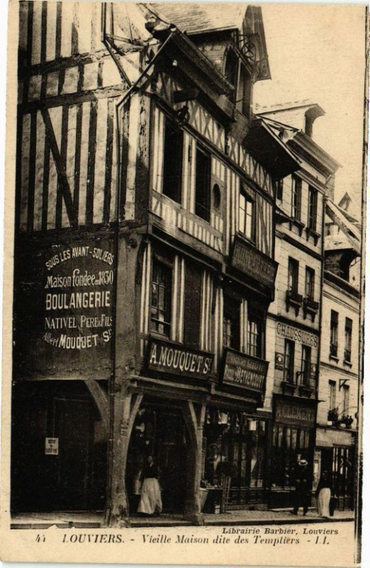 Carte postale ancienne Louviers - Vieille Maison dite des Templiers à Louviers