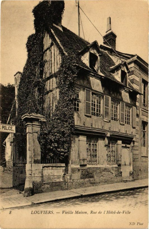 Carte postale ancienne Louviers - Vieilles Maisons Rue de l'Hotel-de-Ville à Louviers